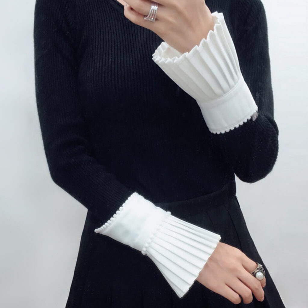 Pleated White Cuff Elizabeth  - belledesoiree.com