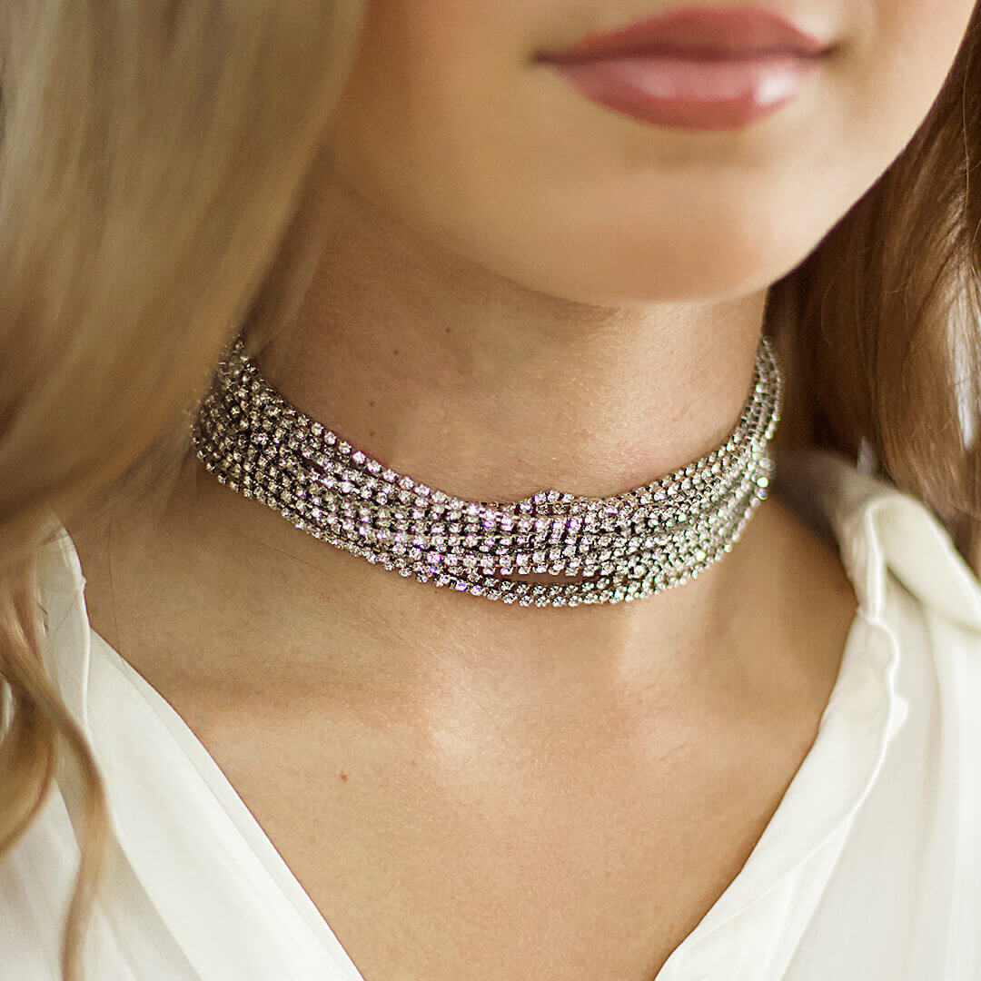 silver choker with rhinestones