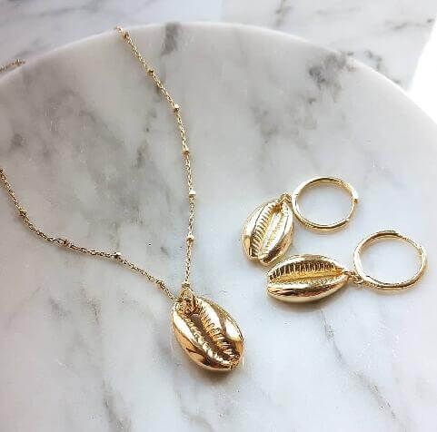 Shell Chain Necklace &amp; Earring Set La Rochelle  