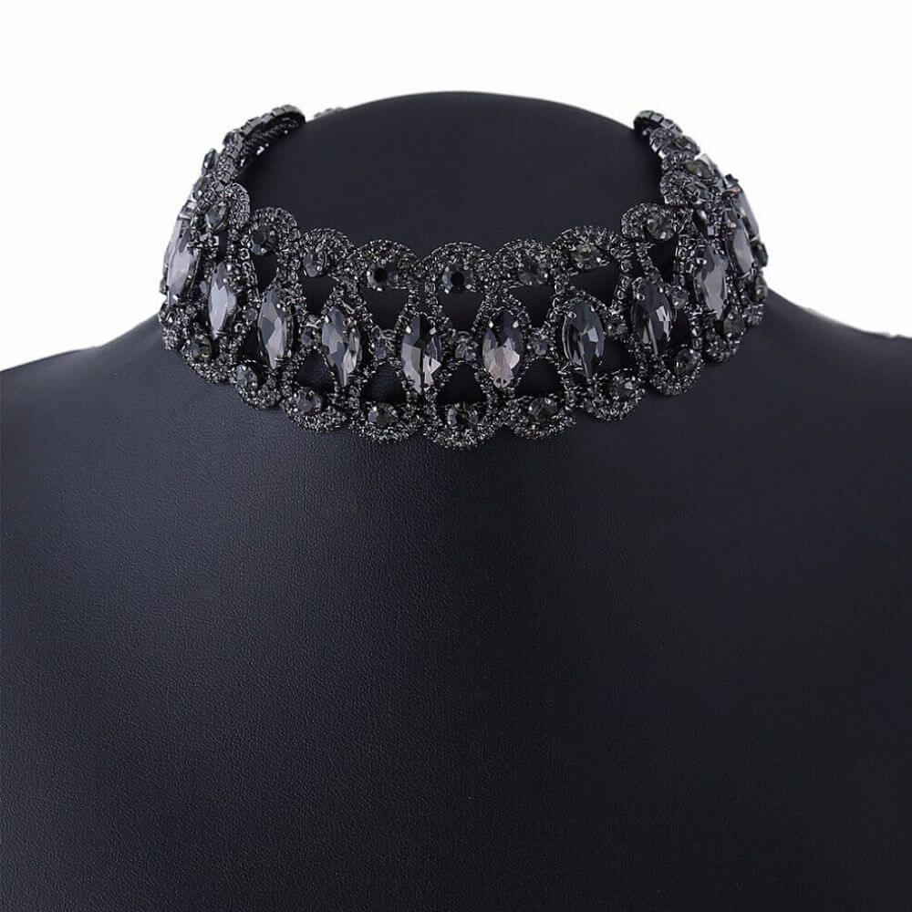 Unique Vintage Black Rhinestone Necklace Set | Black rhinestone, Necklace  set, Rhinestone necklace
