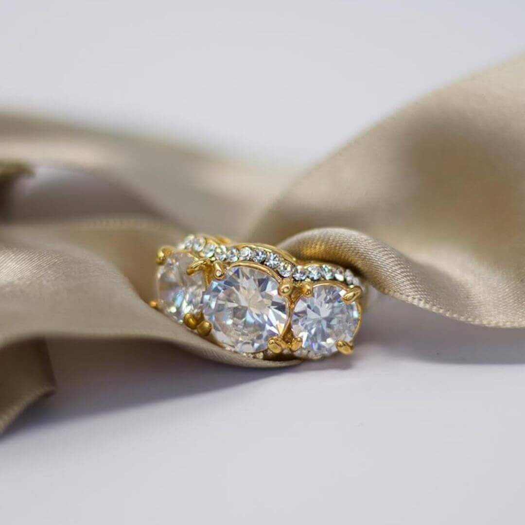 The Gold Color Flamboyant Ring Trio-belledesoiree