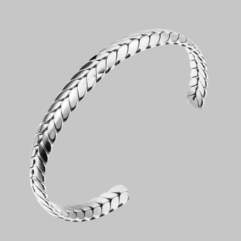 The  Silver Feather Bracelet- THE BELLEDESOIREE silver feather bracelet